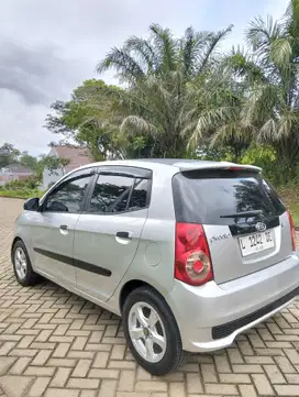 Kia Picanto 2010 Bensin