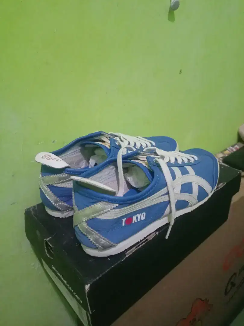 Sepatu Asics Onitsuka Tiger Mexico 66 directoire blue/white size 40,5