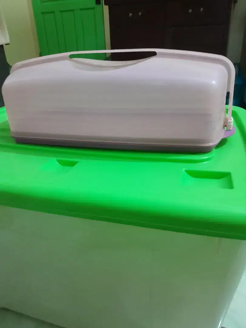  Di Jual Murah : Tempat Roti Tawar Merk Tapperware.