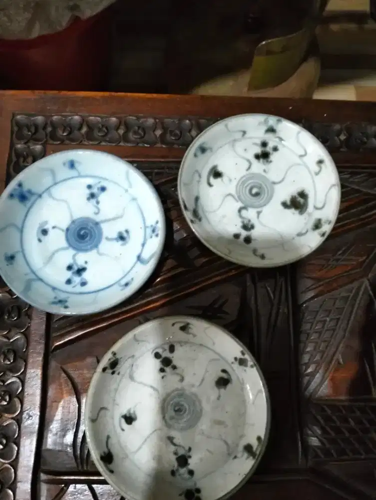 Piring antik pajangan