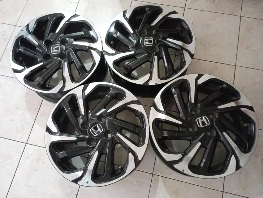 Velg Oem mobillio RS R15 4x100 Jazz calya agya swift yaris brio