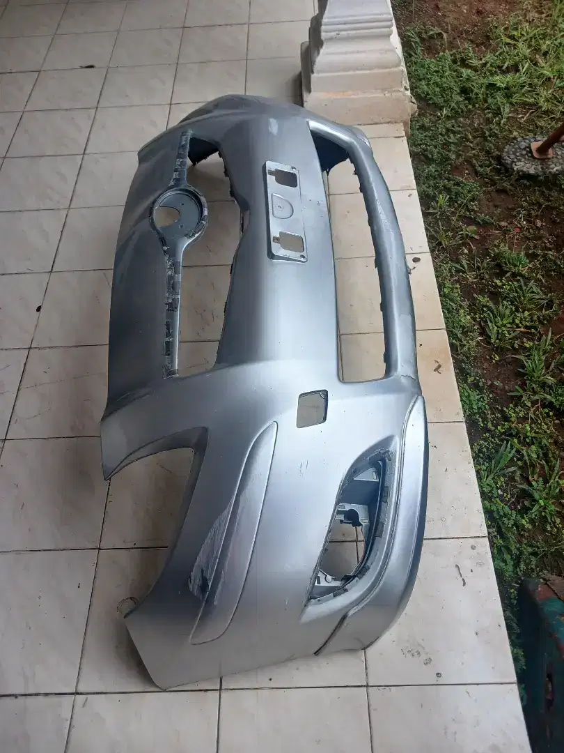 Bumper depan mobil Starlet & Sienta