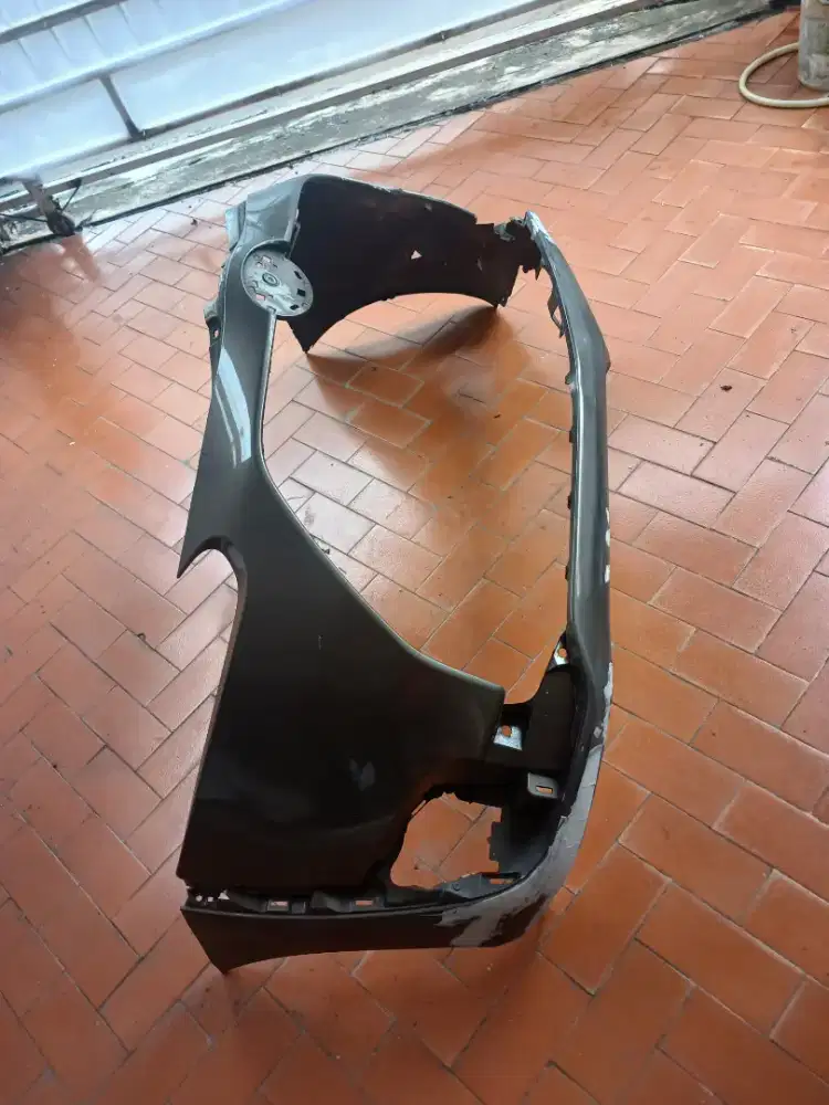 Bumper depan mobil Starlet & Sienta