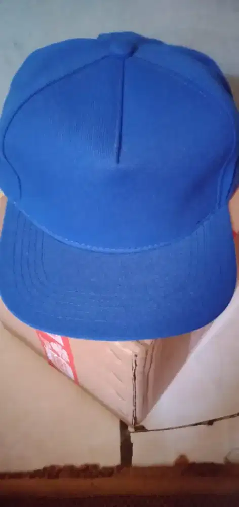 Topi snap bag dan tracker