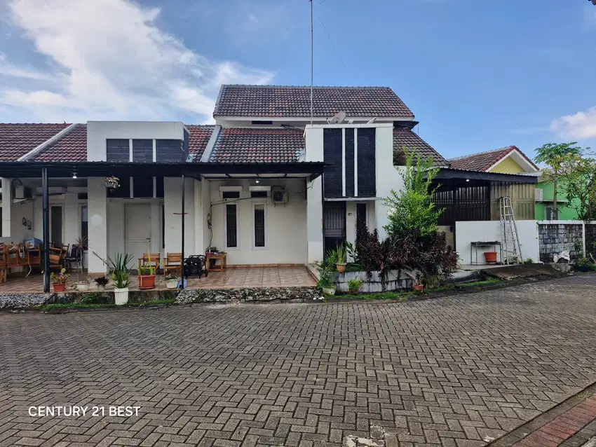 Rumah Dengan Perabot Dalam Cluster Di Tanjung Bunga Makassar