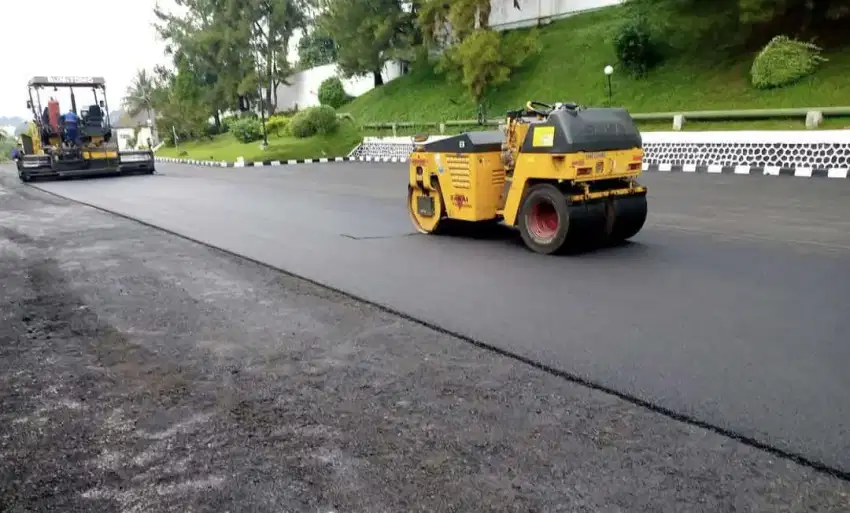 Jasa pengaspalan jalan aspal hotmik