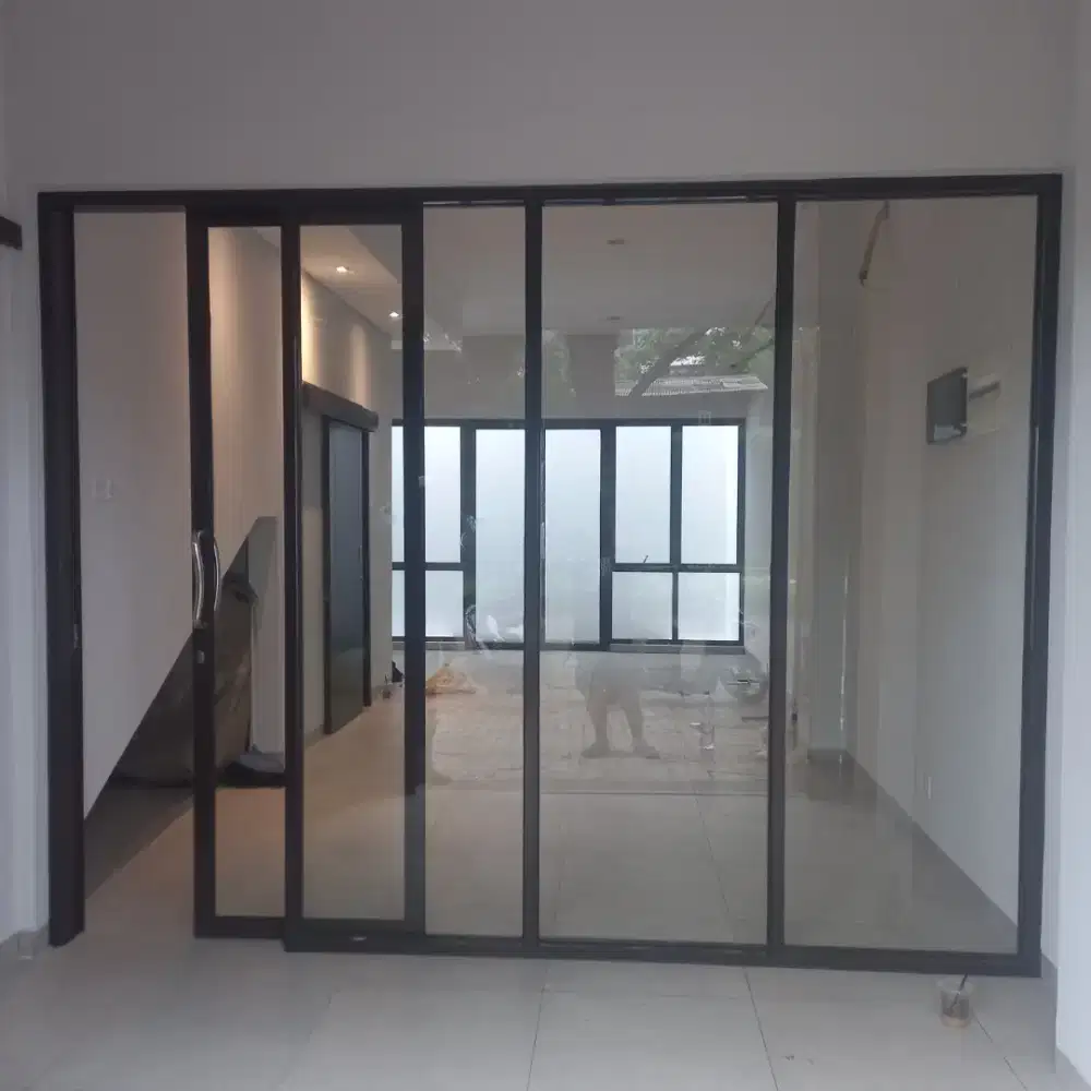 Partisi sekat aluminium minimalis