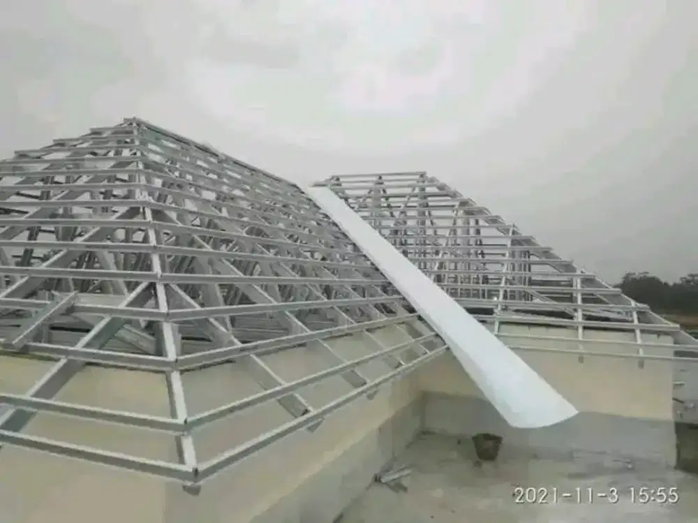 Rangka atap baja ringan