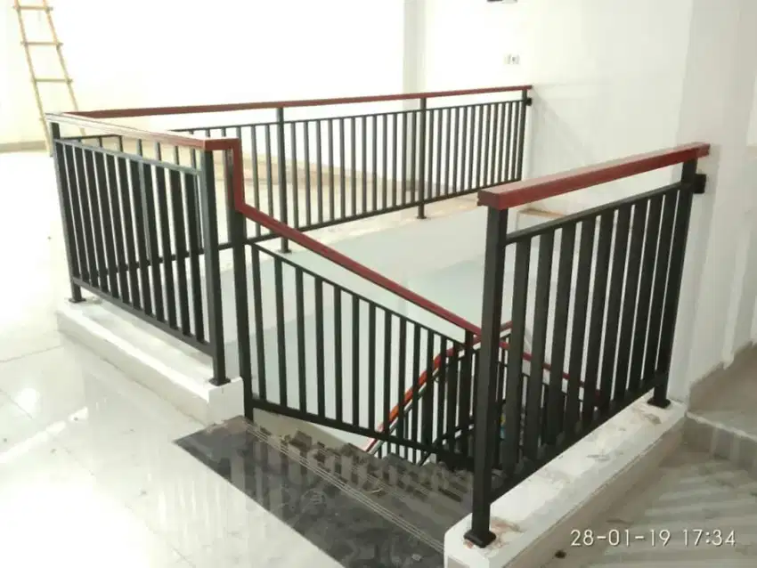 Ralling tangga minimalis awet