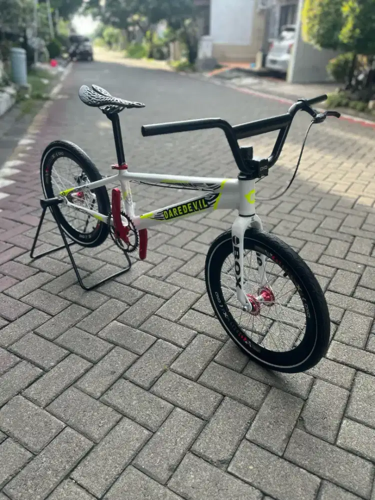 Sepeda BMX custom