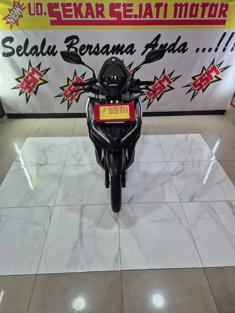 new vario 125 led cbs glossy