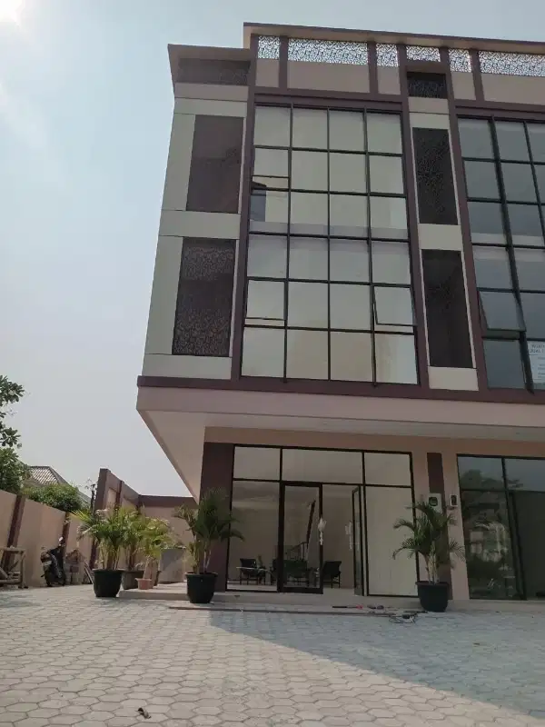 Luxury Cool and Nice Shophouse Wonderful Desain Beutiful View.