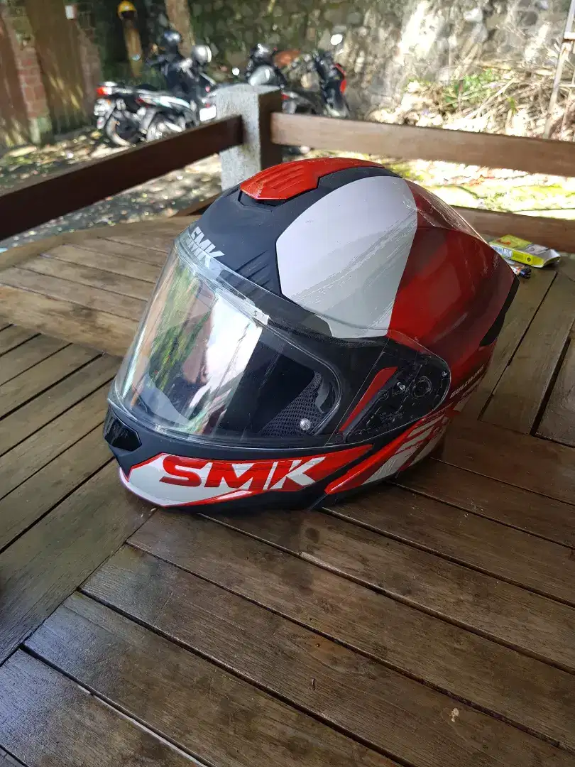 SMK Gullwing helmet like new