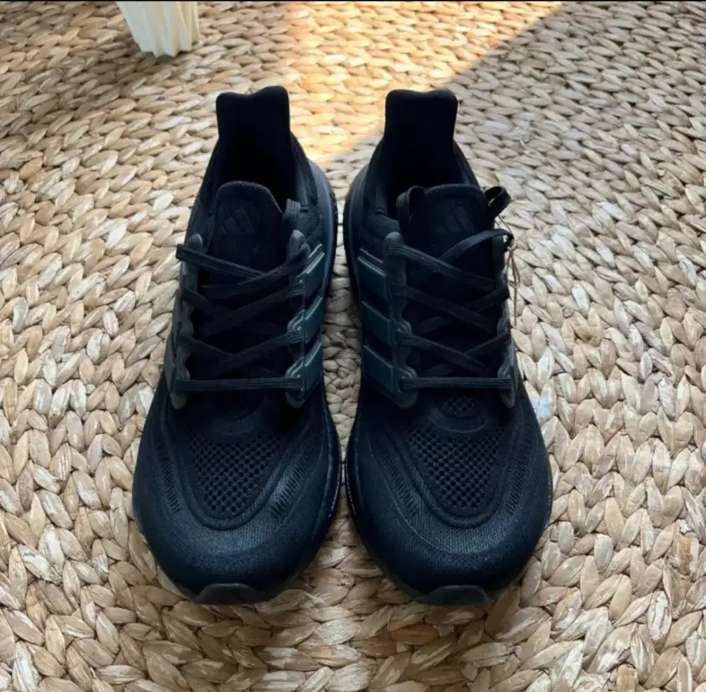 Adidas ultra boost 23 black size 42 mint condition