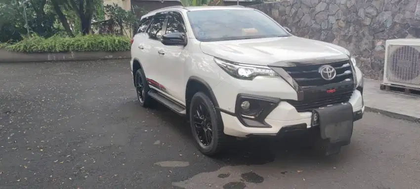 Toyota Fortuner Diesel A.T. 2.4 VRZ 4X2 TRD Sportivo 2020