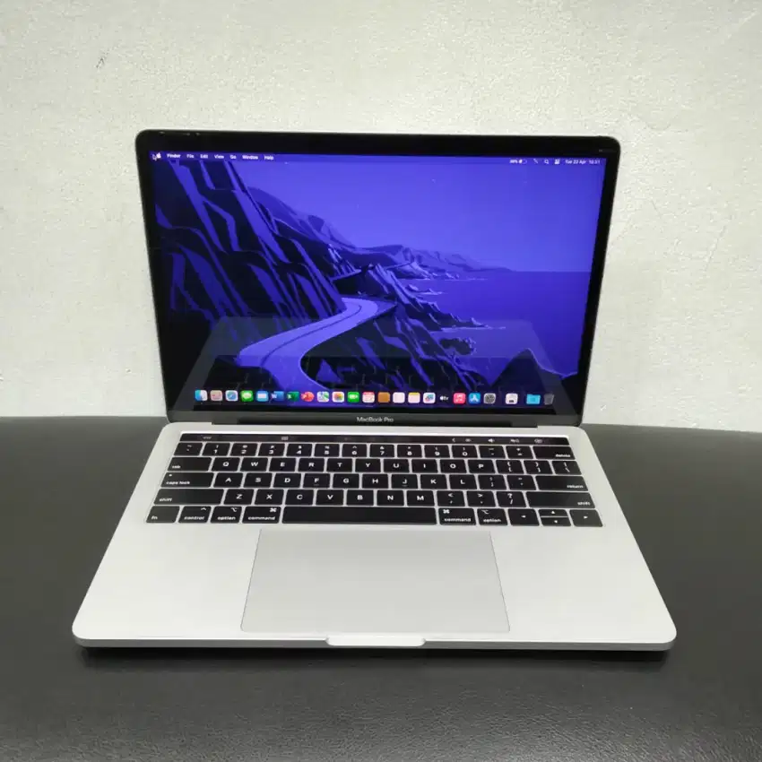 MACBOOK PRO TOUCHBAR 13-INCH 2019 CORE I5 - 2.4GHZ RAM 8GB SSD 256GB