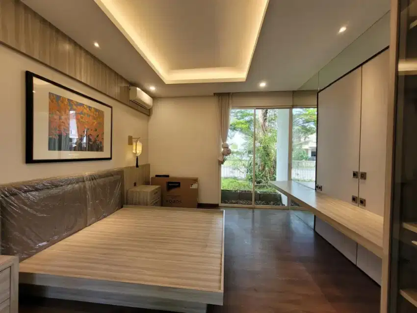 Royal residence new gress swimmimg pool luar cluster