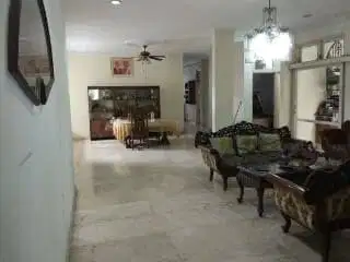 STRATEGIS Bisa Split 2 Rumah Hit Tanah di WISMA PERMAI TENGAH