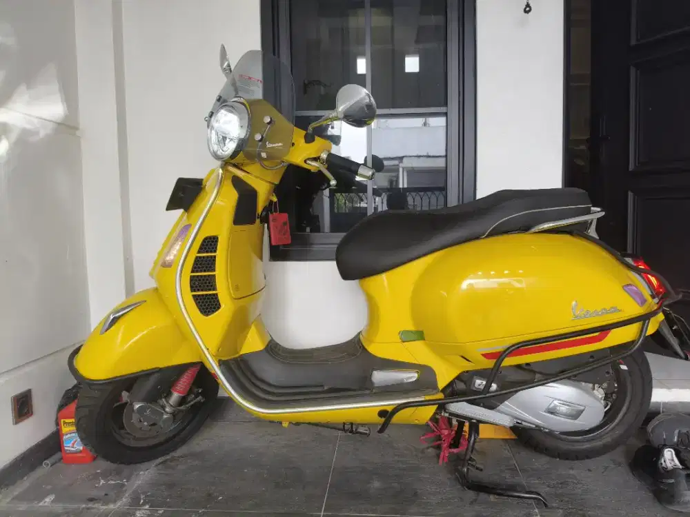 Vespa limited edition GTS 150 ss Super Sports low km asli