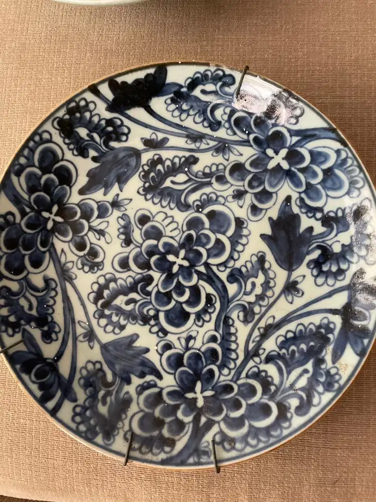 Piring biru hias Jepang/Cina