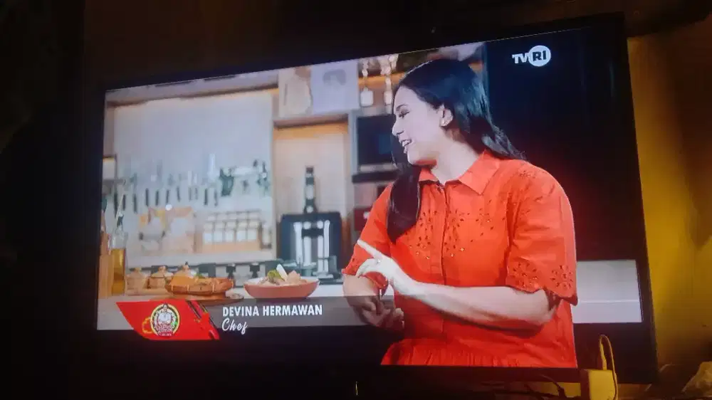 TV LG lED 47 inci masih biasa blum smart, tapi bisa yutun