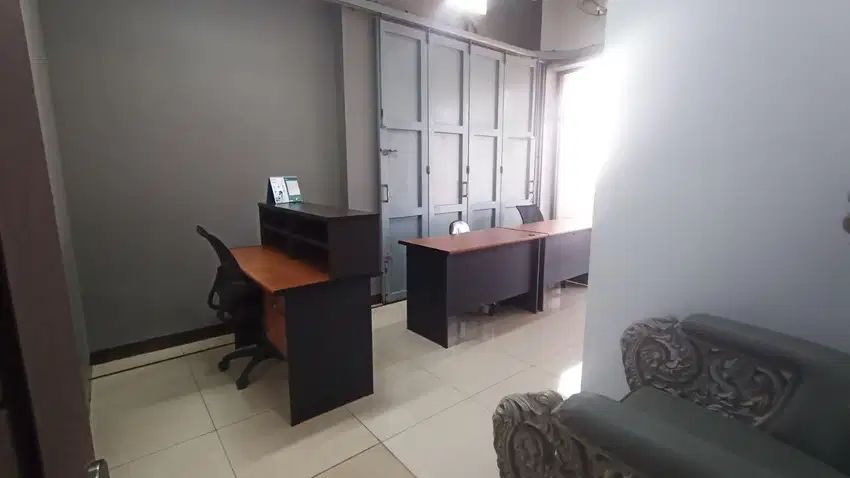 Ruang Kantor Bandung Strategis Untuk 4-5 Orang Tinggal Bawa Laptop