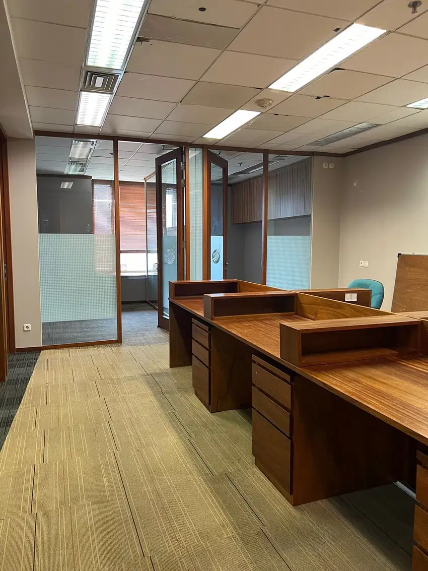 DISEWAKAN RUANG KANTOR SEMI FURNISH INDONESIA STOCK EXCHAGE SCBD 101m2