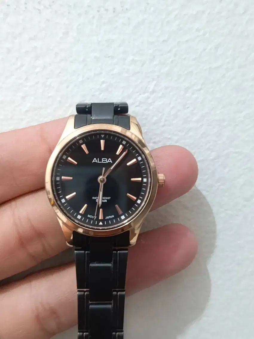 jam tangan perempuan ALBA
