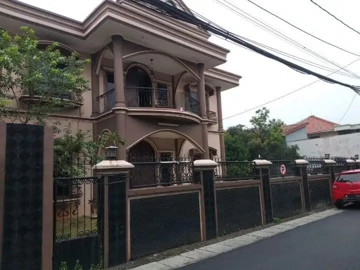 Rumah Mewah 2 Lantai Di Utan Kayu Matraman,Jak-Tim