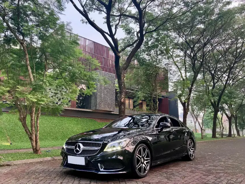 Mercedes Benz CLS400 
AMG Facelift C218 CBU 2015