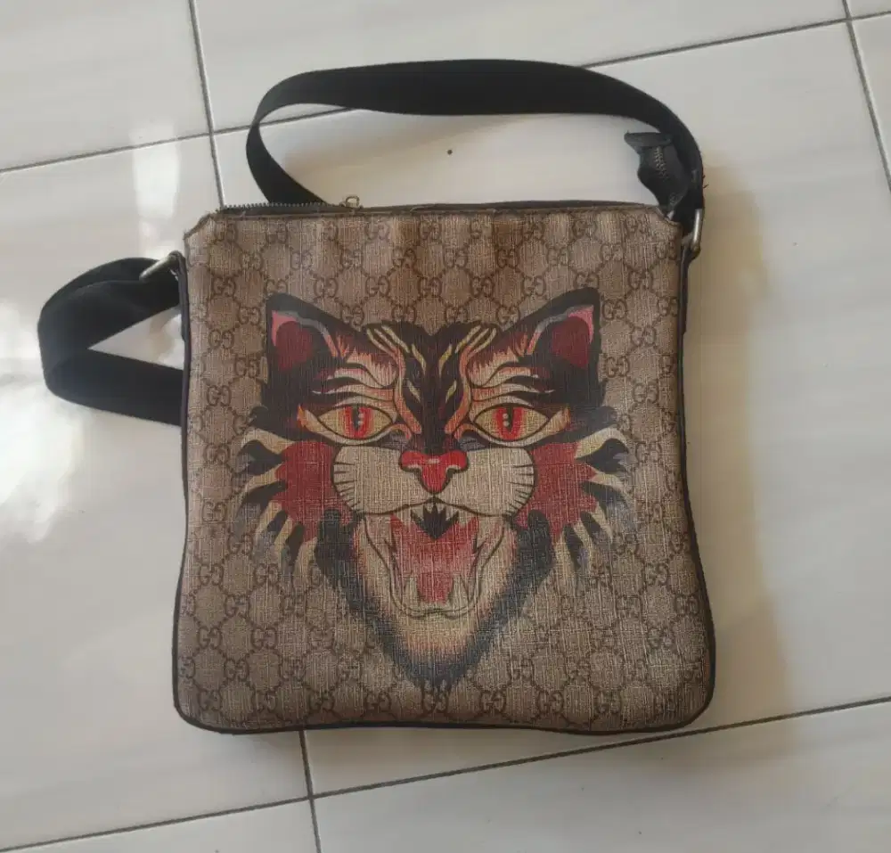 Tas slempang gucci pria