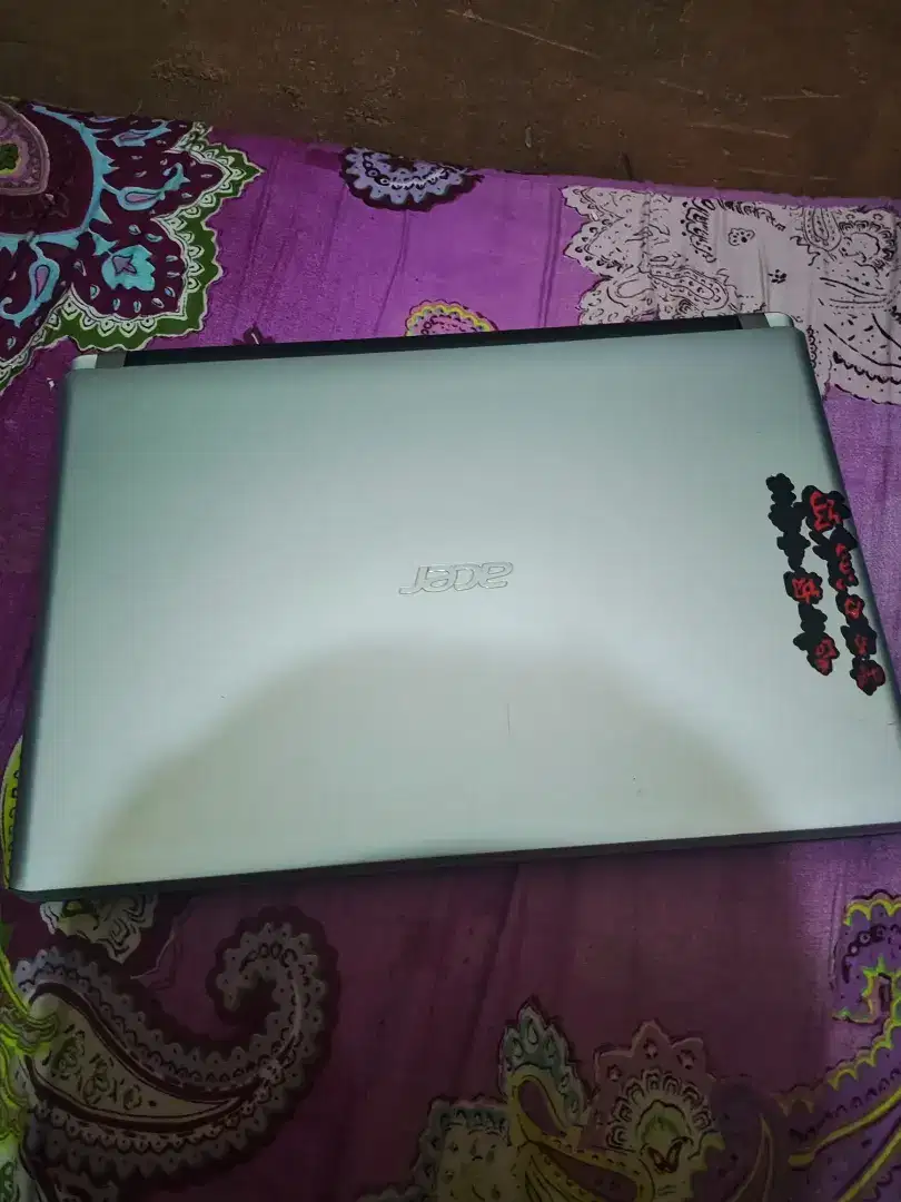 Laptop Acer v5 Celeron