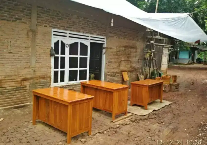 Meja guru,meja kantor jati