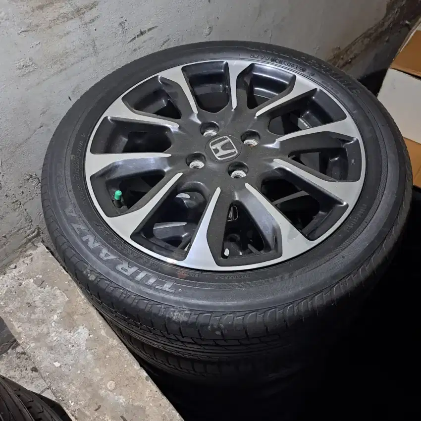 Velg dan ban r16 jazz original bisa tt