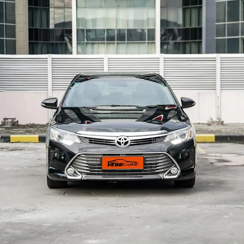 CAMRY V AT 2.5 2015