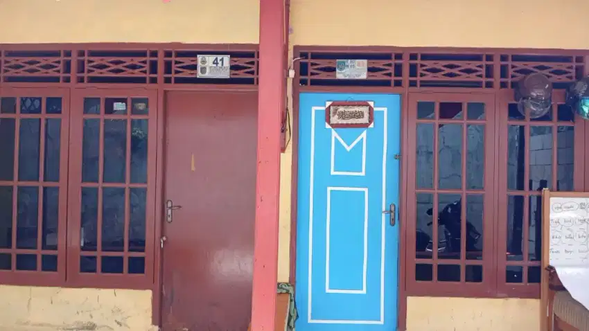 JUAL CEPAT KONTRAKAN 2PINTU LOKASI DEPOK 2 ( TANPA PERANTARA)