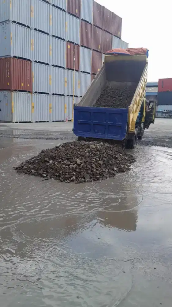 Makadam Sirdam sirtu spit Basecourse batu belah kali  Pasir Bangka cor