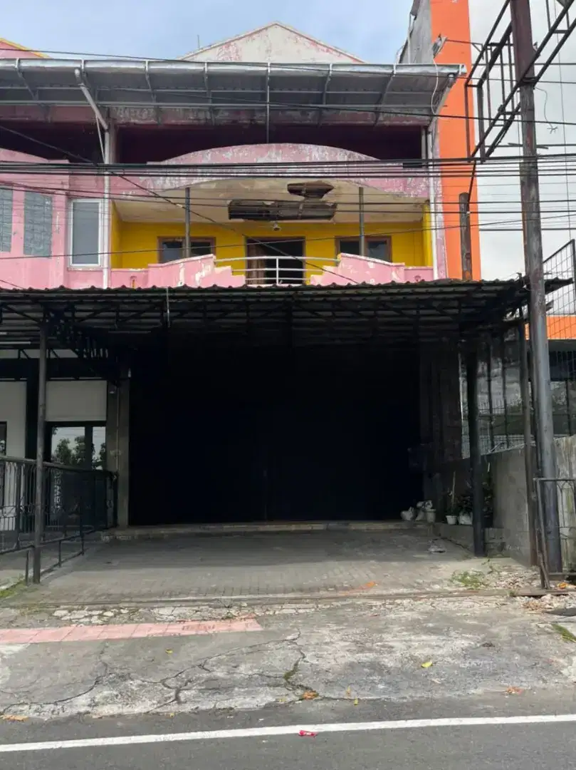 Disewakan ruko 2 lantai cocok buat kantor dan usaha