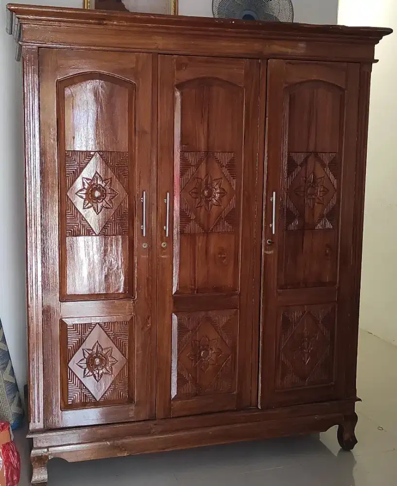 Lemari Kayu Jati asli