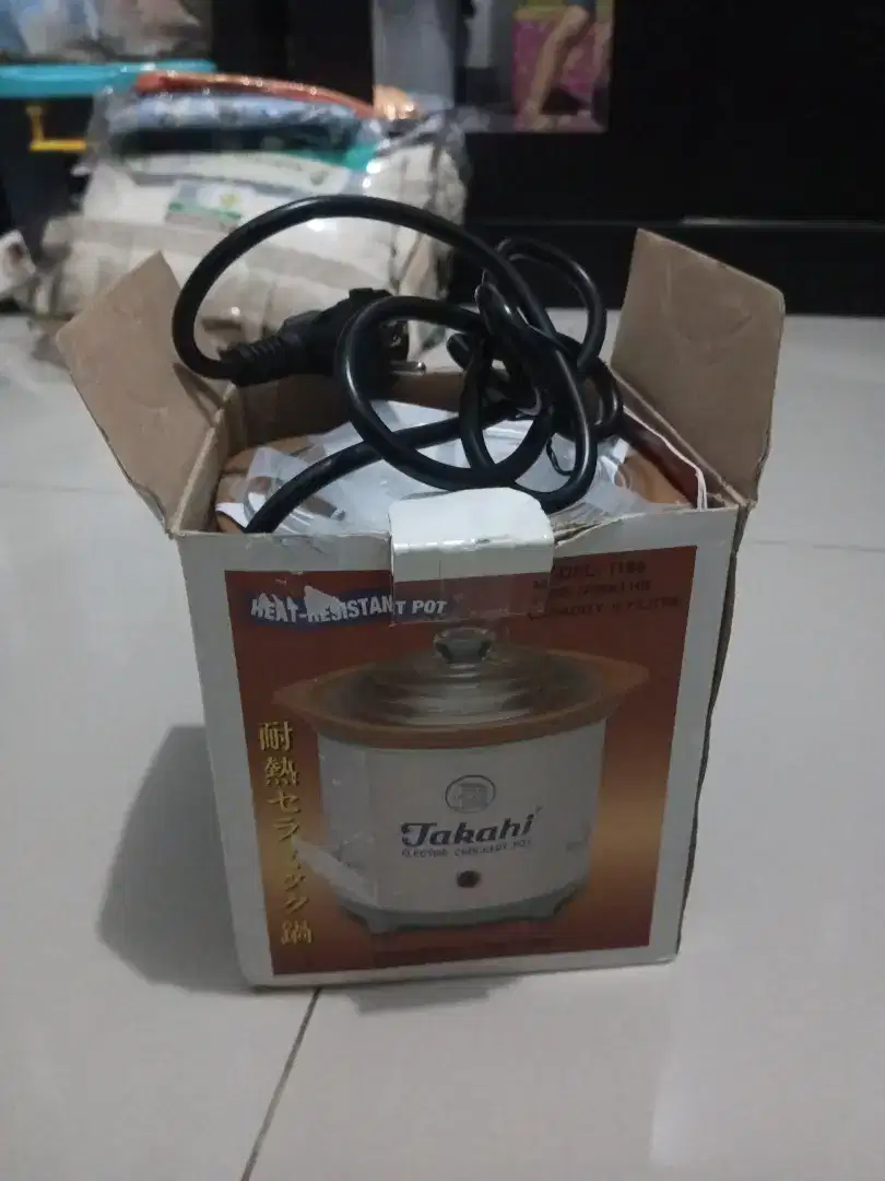 Takahi Slow Cooker 0.7L Mpasi