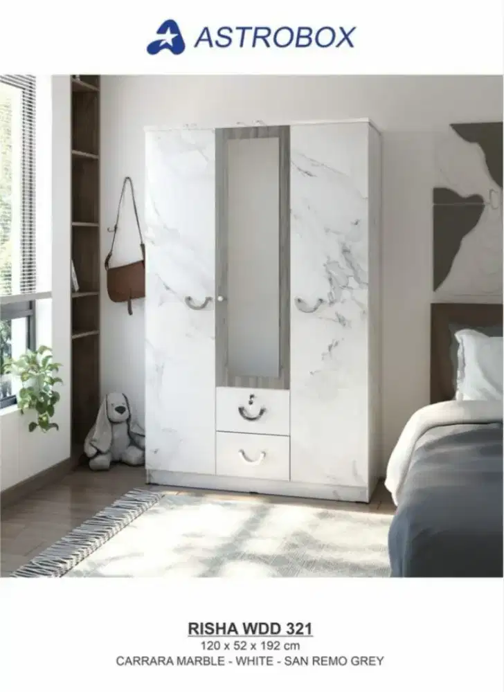 lemari pakaian 3 pintu ada lacidan cermin