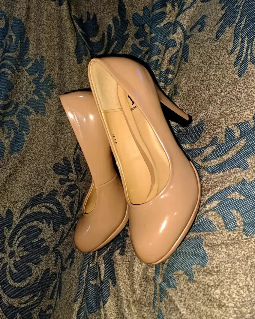 Highheels beige mewah merk Workswell size 36