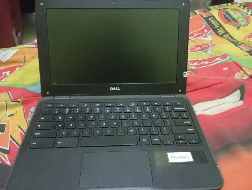 Laptop playstore OS chrome Ram 4 SSD slim tipis