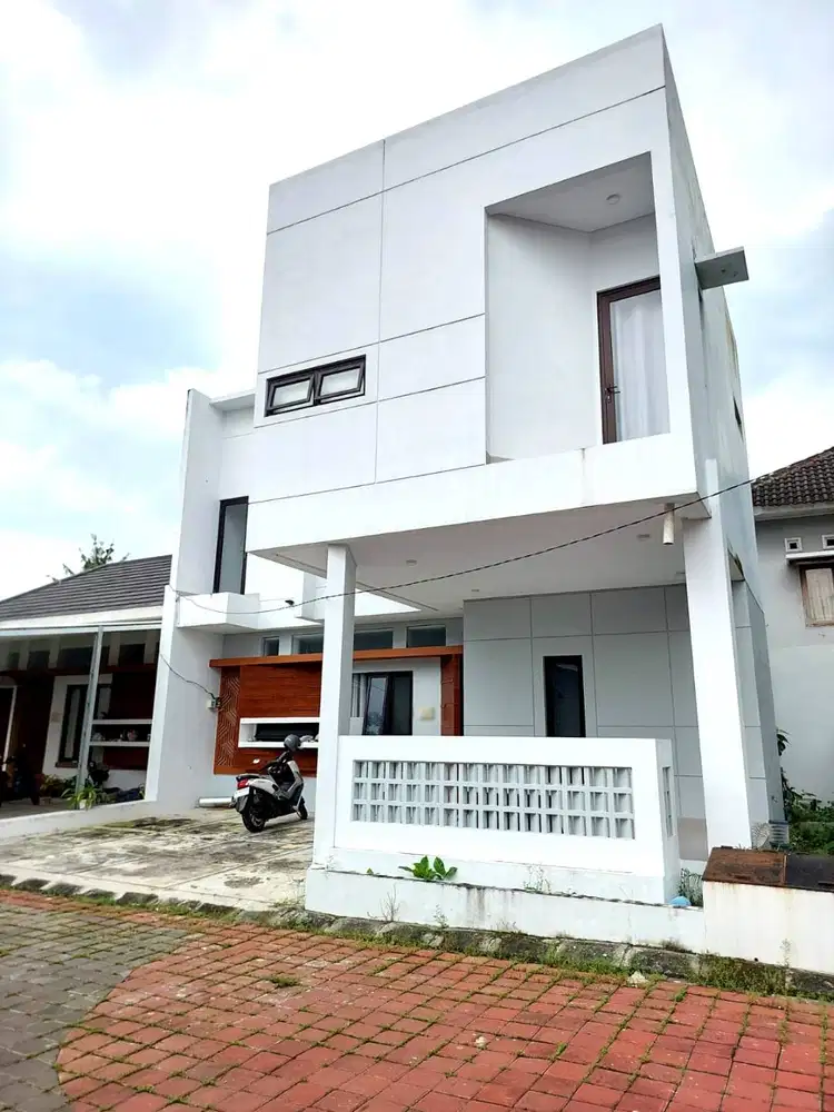 Rumah di Lingkungan Eksklusif dekat Filosofi Kopi Palagan