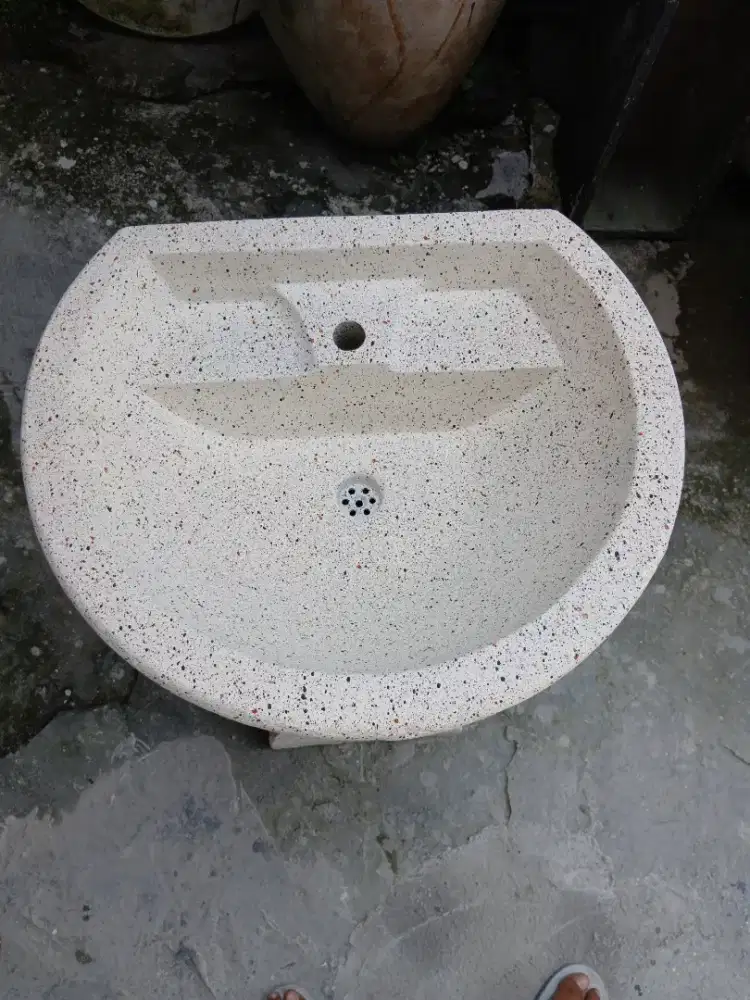 Wastafel cuci tangan melayani pesan antar bayar ditempat