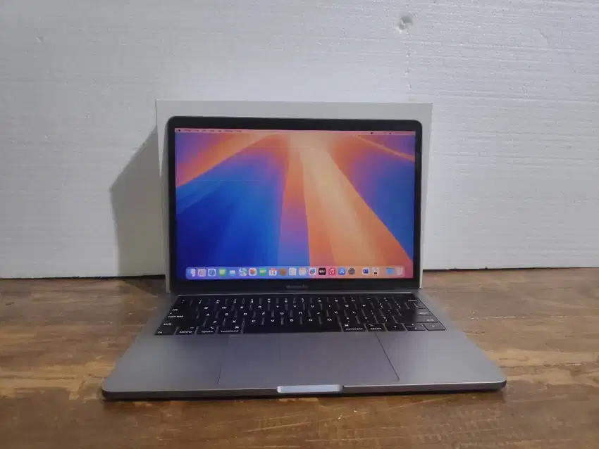 MACBOOK PRO 2020 TOUCHBAR INTEL CORE I5 Ram 8GB SSD 256GB