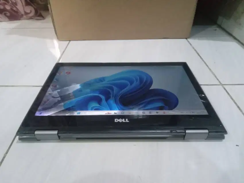 Laptop Dell Layar Sentuh (Touch screen)  - Processor core i3 gen 6