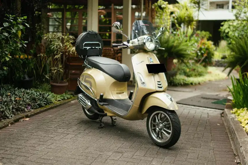 JUAL CEPAT Vespa 75 th anniversary limited mulus lengkap orisinil