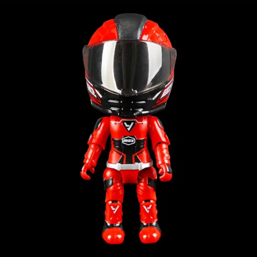 Action figure pembalap merah helm besi box