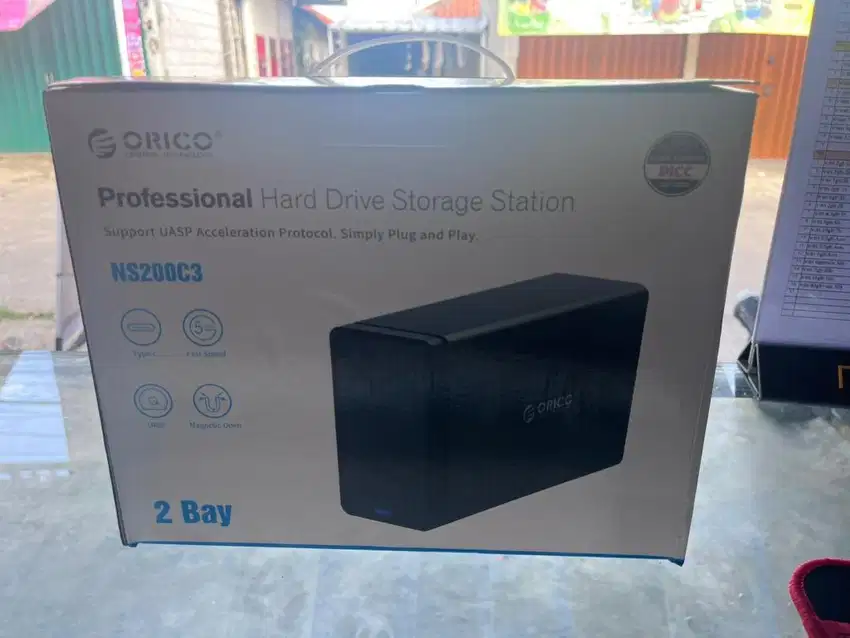 Hard drive storage station (orico)